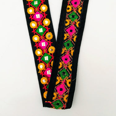 Black Multicoloured Indian Mirror Trim, Kutch Embroidered Navratri Garba Dress Trim Bridal Lace, Indian Sari Border 38 mm Wide Trim Per Yard